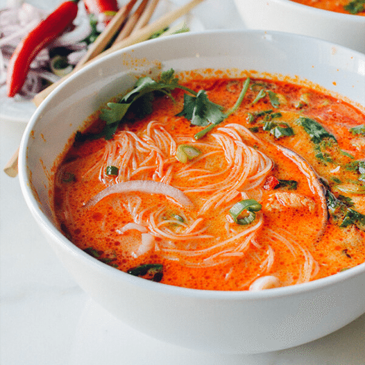 15 Minute Coconut Curry Noodle Soup from Sea Tangle